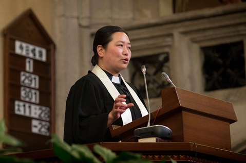The Rev. Qianli Jiang delivers the sermon during worship at Mu’en Church in Shanghai, China. Photo by Mike DuBose, United Methodist Communications. The Rev. Qianli Jiang delivers the sermon during worship at Mu’en Church in Shanghai, China. Photo by Mike DuBose, United Methodist Communications.