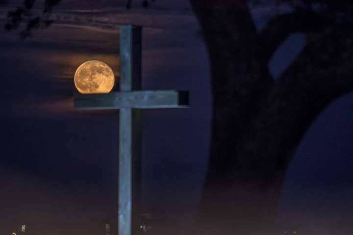 Seawall cross and moon at Belin Memorial United Methodist Church, Murrells Inlet, S.C. Photo by Austin Bond Photography.