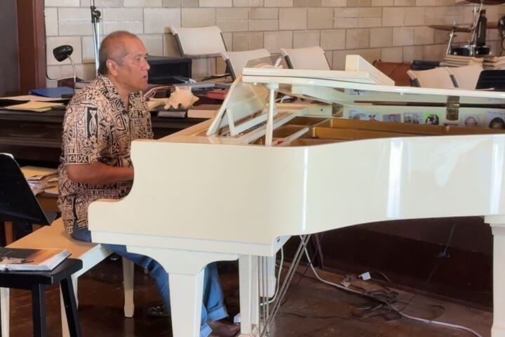 Hawaiian Hymns 2 720x480